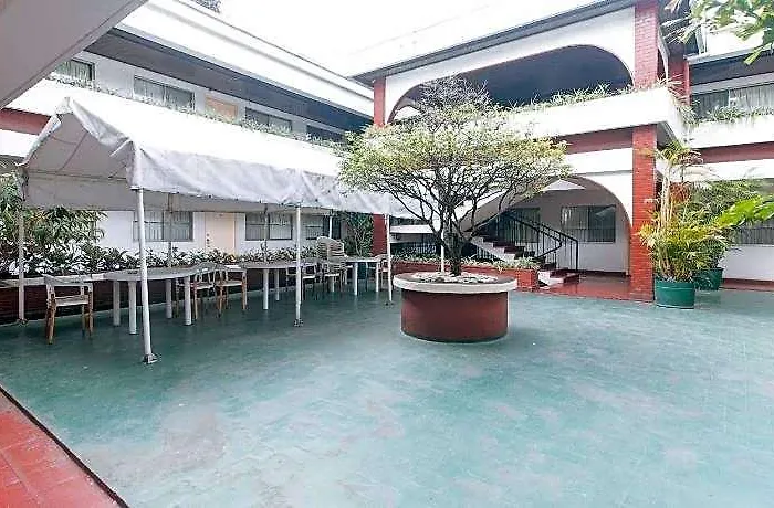 Reddoorz @ Broadway Court Apartelle Ii Quezon